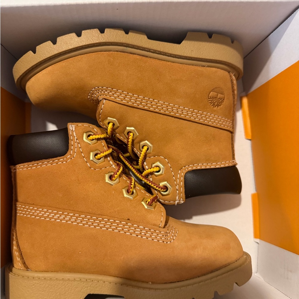 Timberland Kids Boots in Tan and Dark Brown